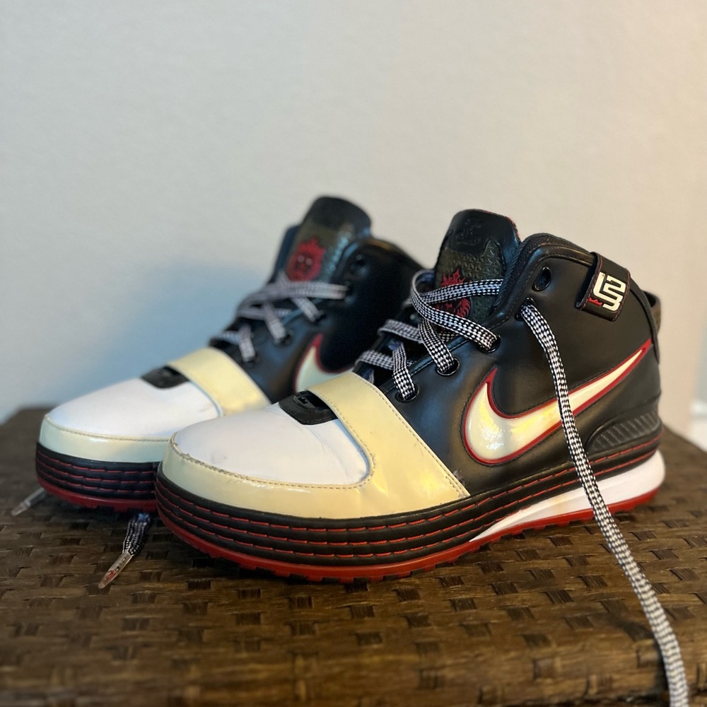 Nike Zoom Lebron VI size 10